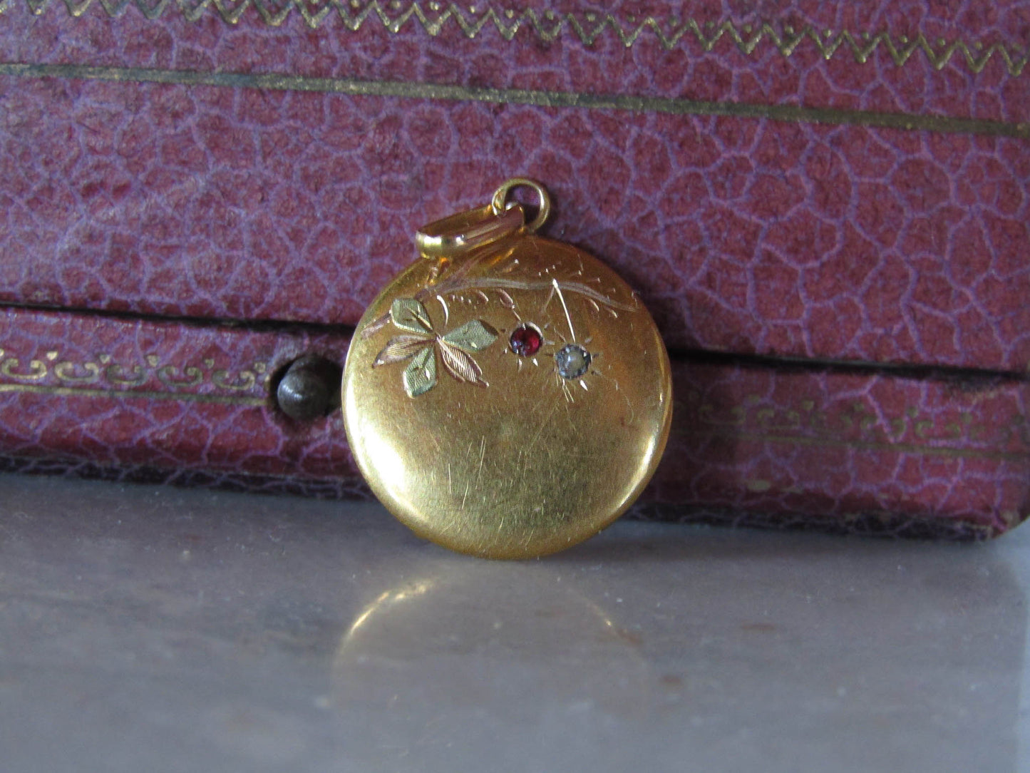 Antique French Belle Epoque 18K Solid Gold Round Pendant c. 1900