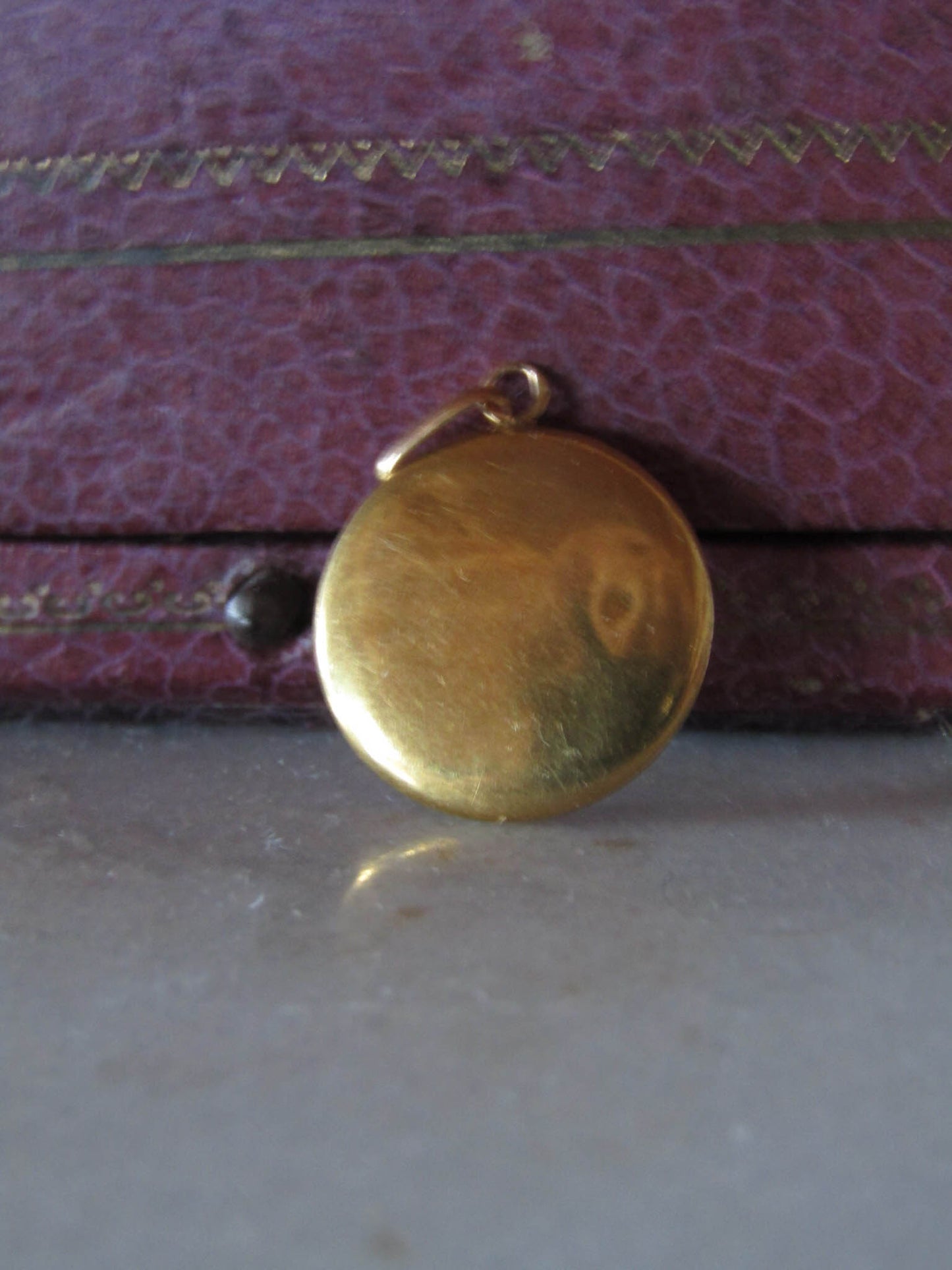 Antique French Belle Epoque 18K Solid Gold Round Pendant c. 1900