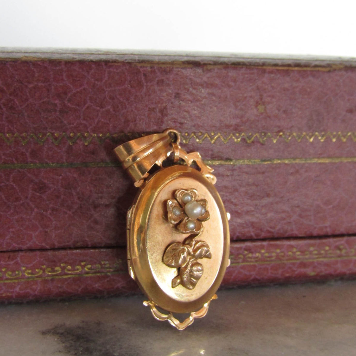 Antique 18K Solid Gold Victorian Belle Epoque Locket of French Origin, XIX Century