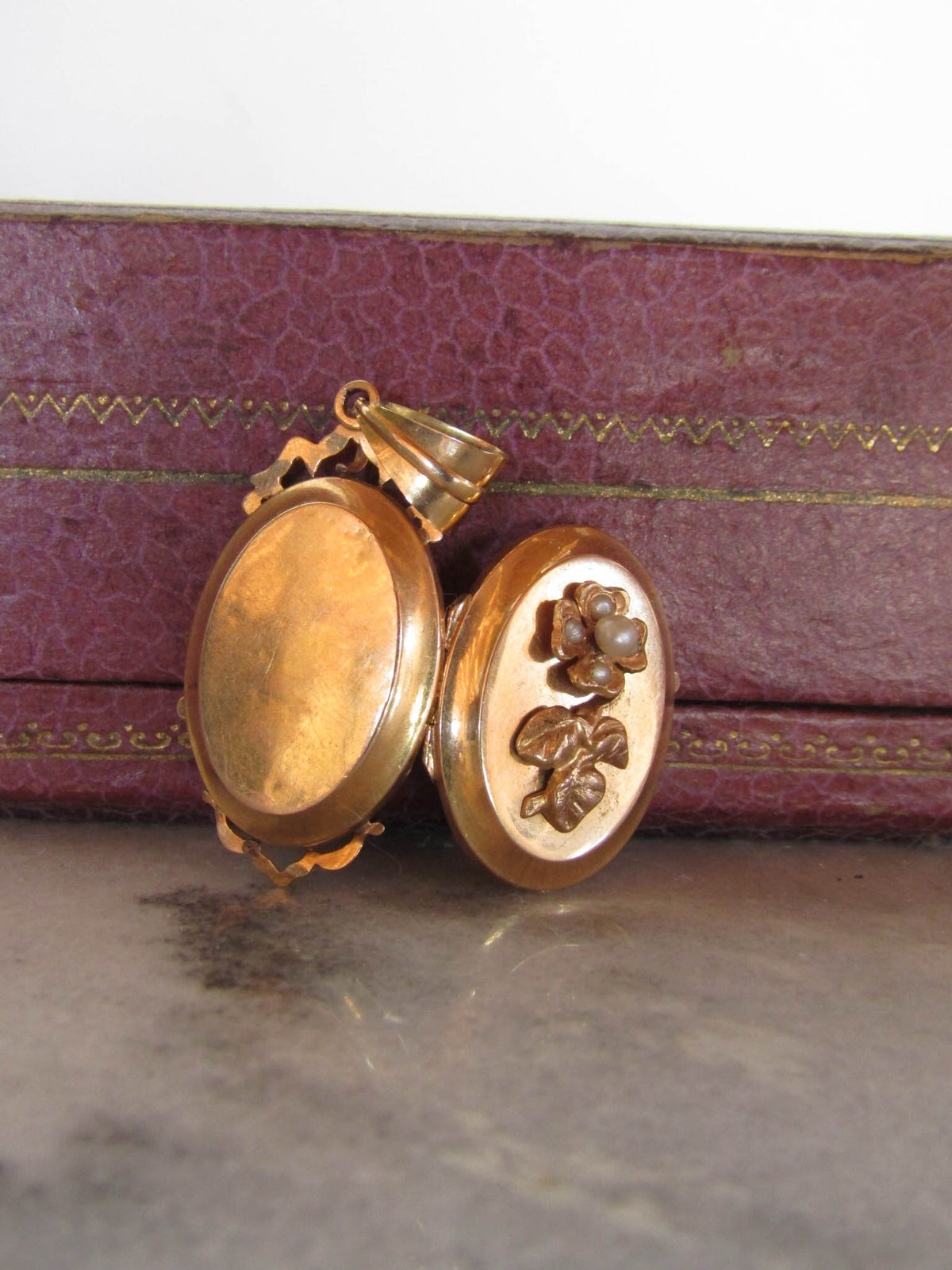Antique 18K Solid Gold Victorian Belle Epoque Locket of French Origin, XIX Century