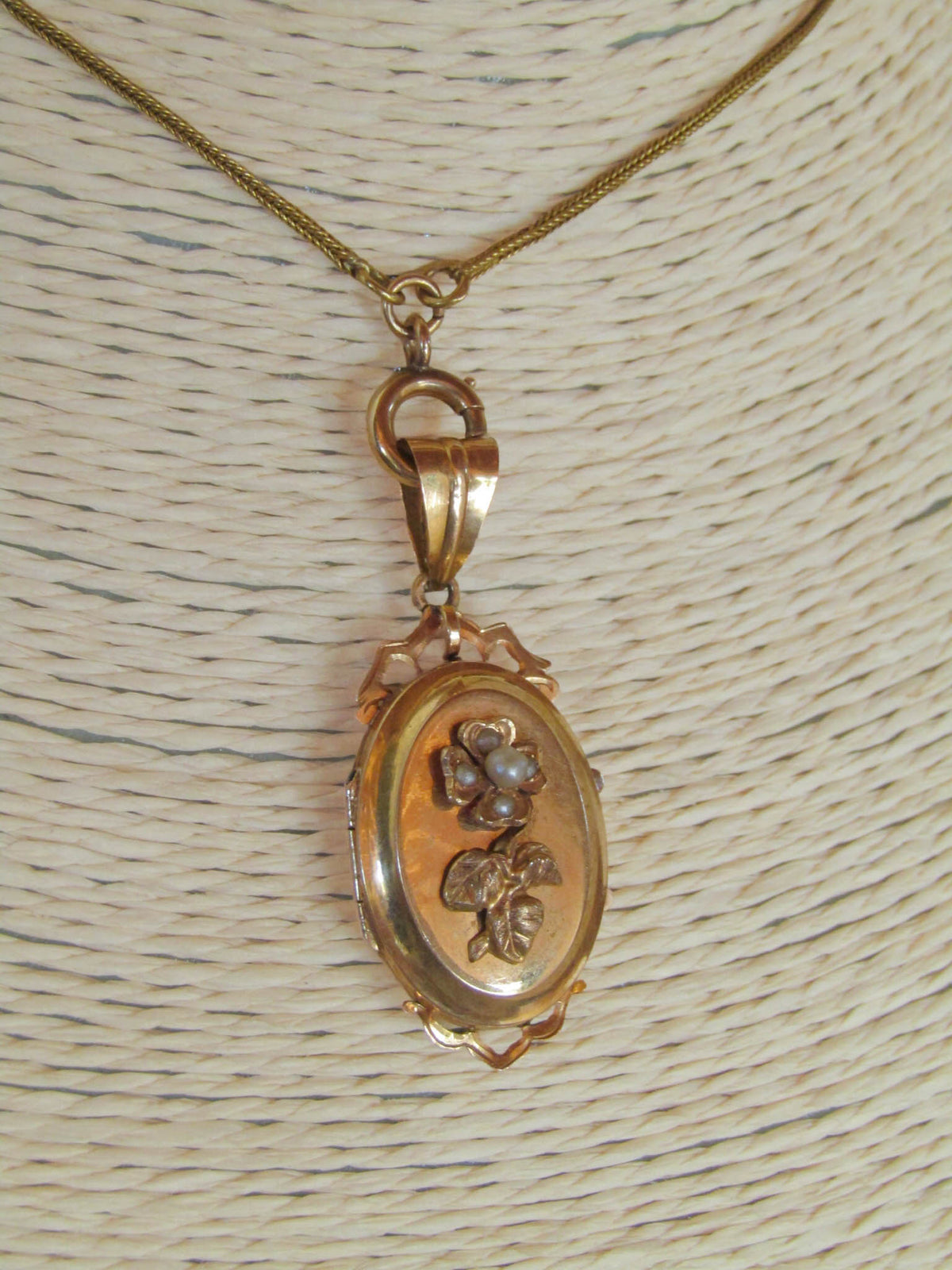 Antique 18K Solid Gold Victorian Belle Epoque Locket of French Origin, XIX Century