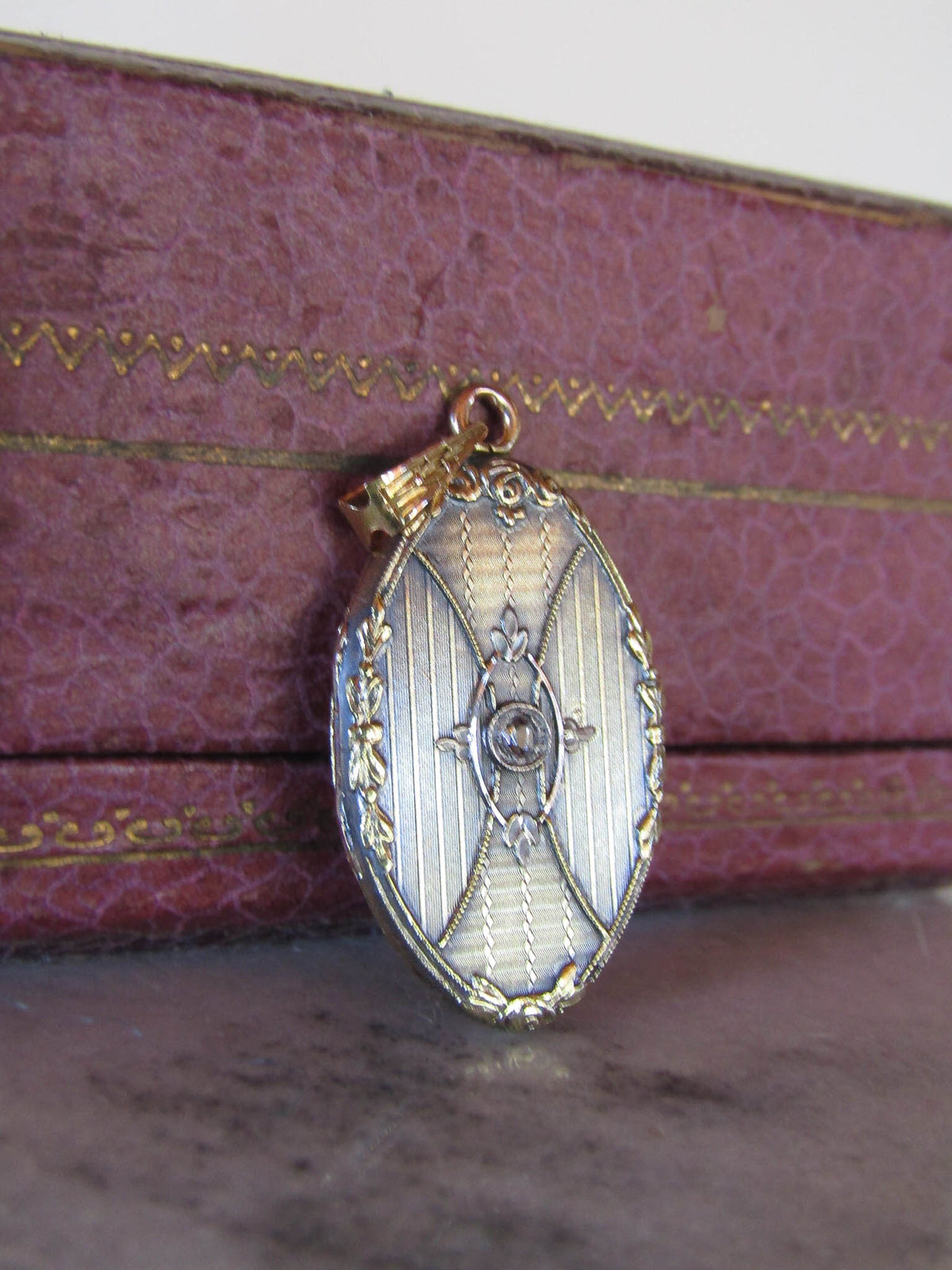 Antique 18K Solid Gold Edwardian Locket with Diamond c. 1900