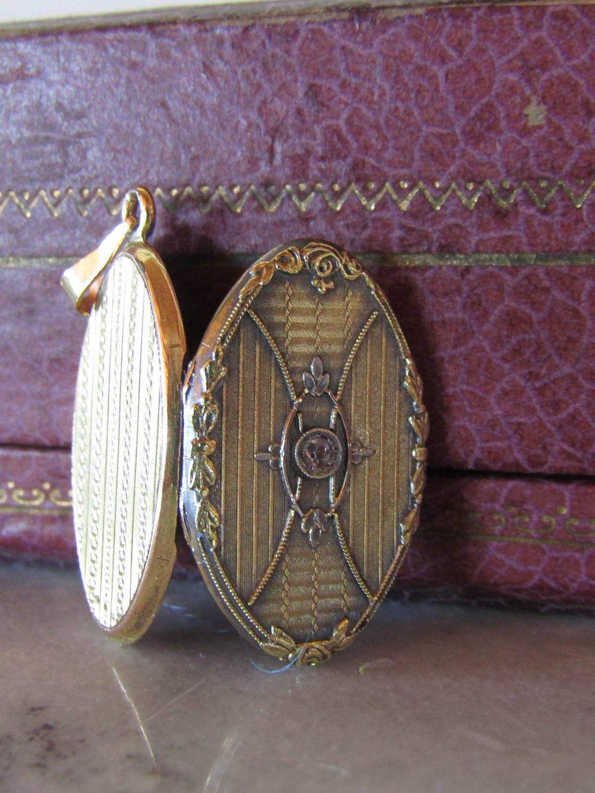 Antique 18K Solid Gold Edwardian Locket with Diamond c. 1900