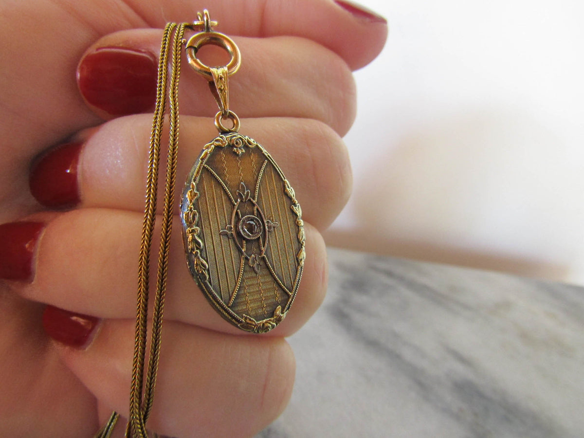 Antique 18K Solid Gold Edwardian Locket with Diamond c. 1900