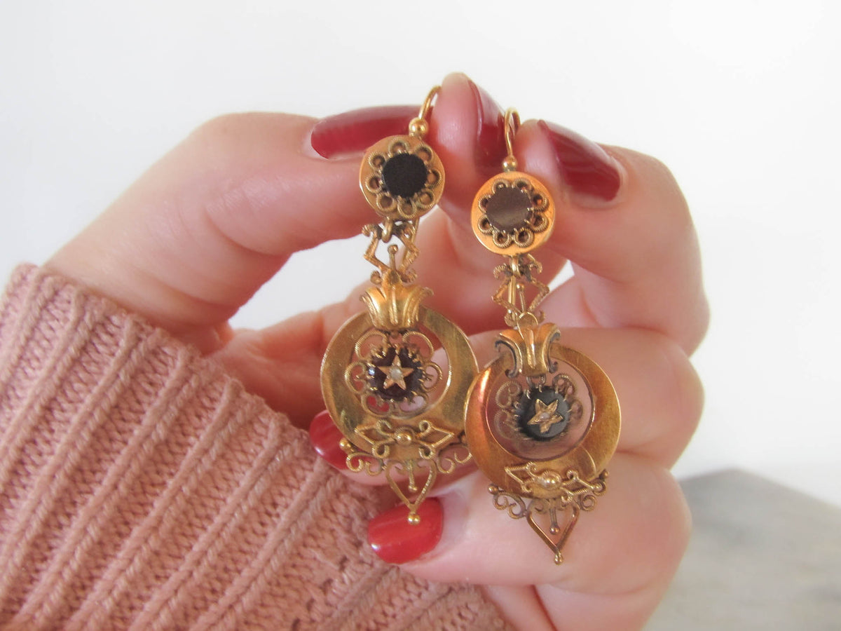Antique 18K Gold Belle Epoque Onyx Drop Earrings of French Origin