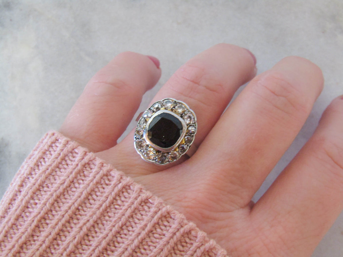 Antique Sapphire and Diamond Art Deco Pompadour Daisy Ring c. 1925