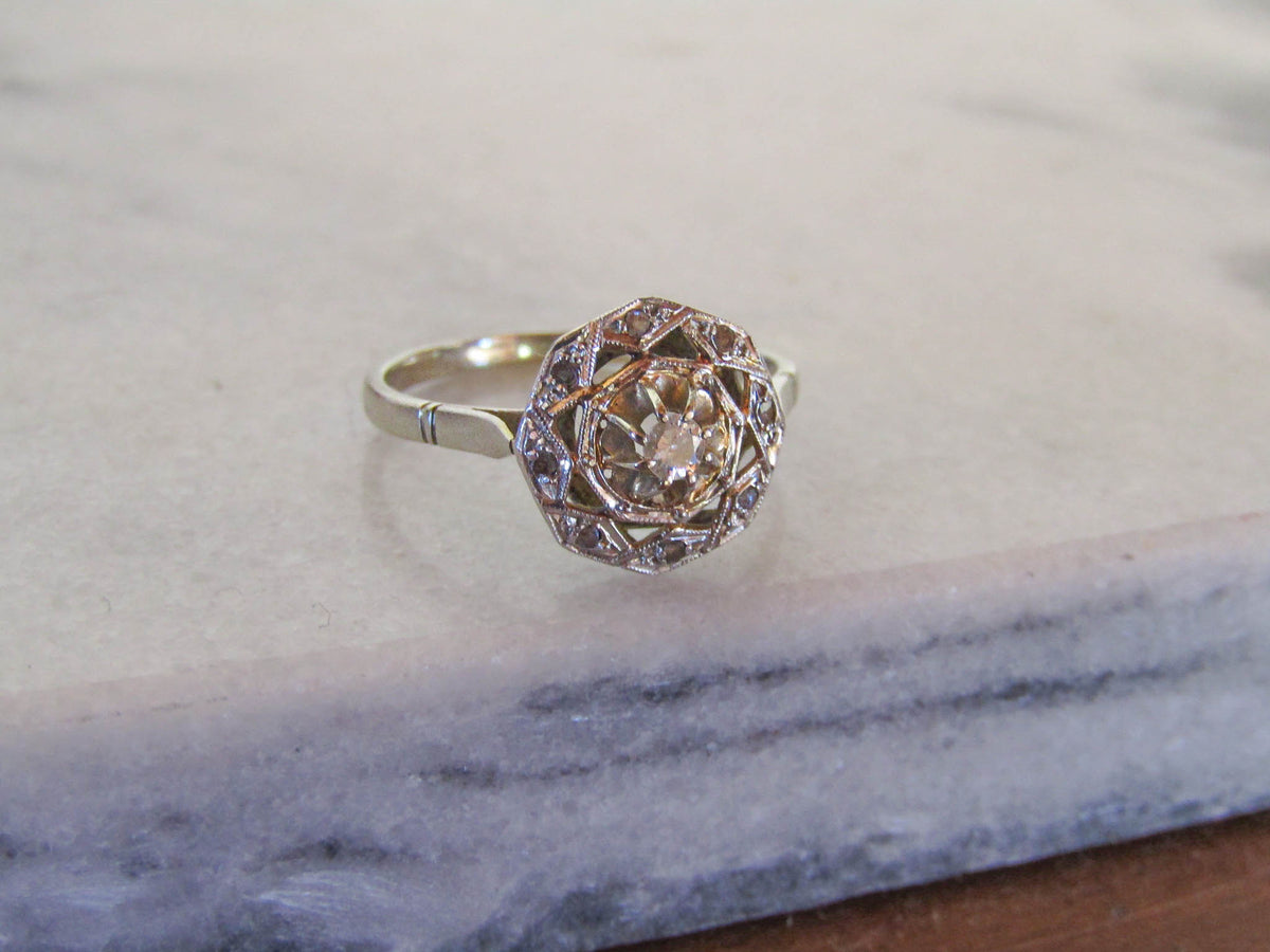Antique Art Deco Platinum and Diamond Solitaire Ring c. 1920