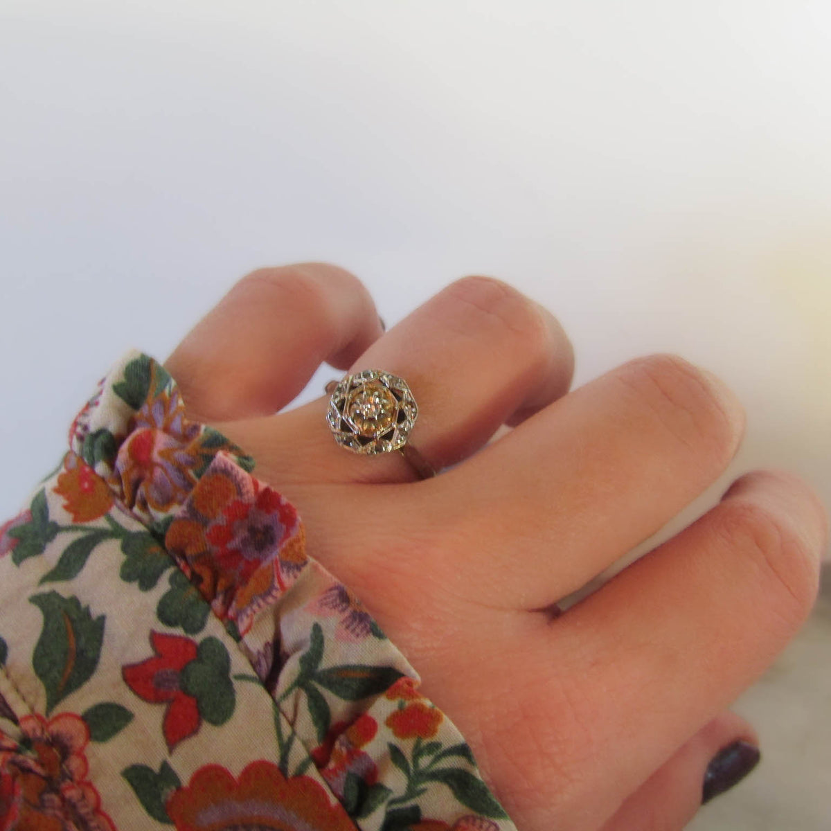 Antique Art Deco Platinum and Diamond Solitaire Ring c. 1920