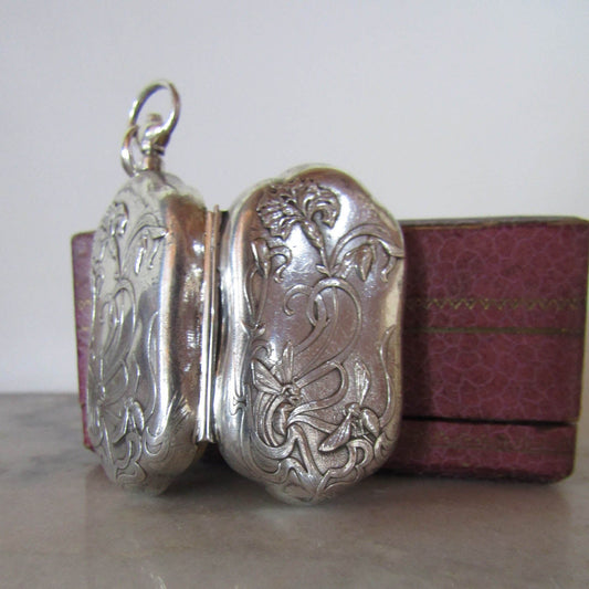 Victorian 800 Silver Porte-Louis, Chased Art Nouveau Flowers