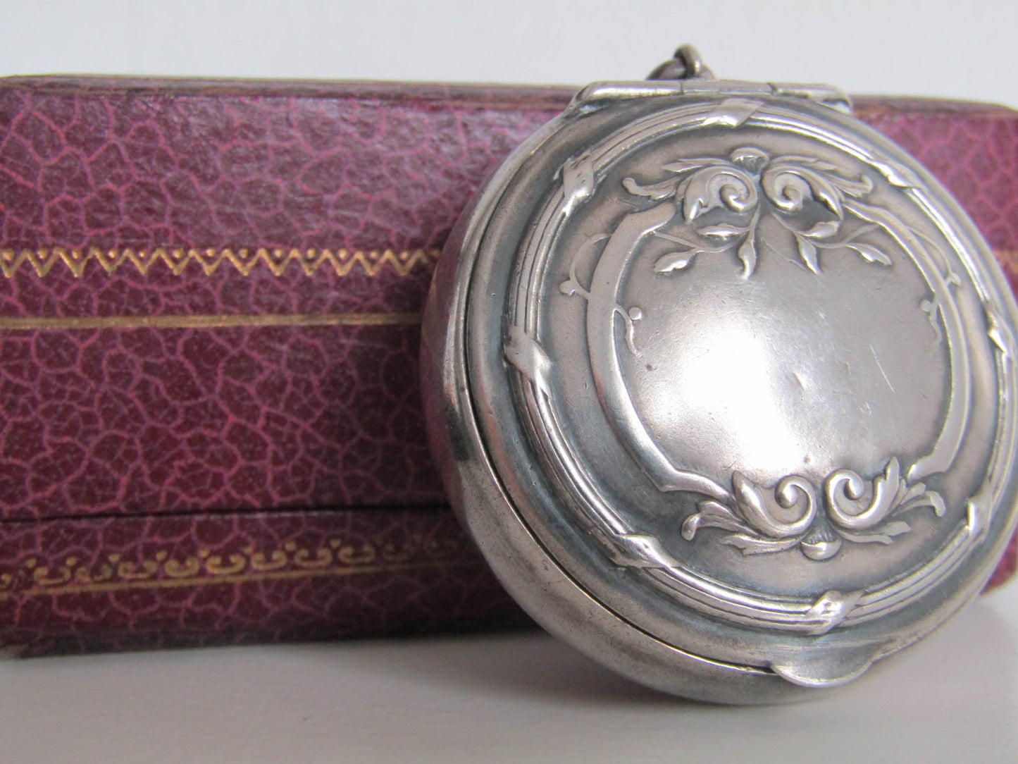 Art Nouveau Silver Powder Box Pendant, Antique Jugendstil Powder Box Pendant c. 1900