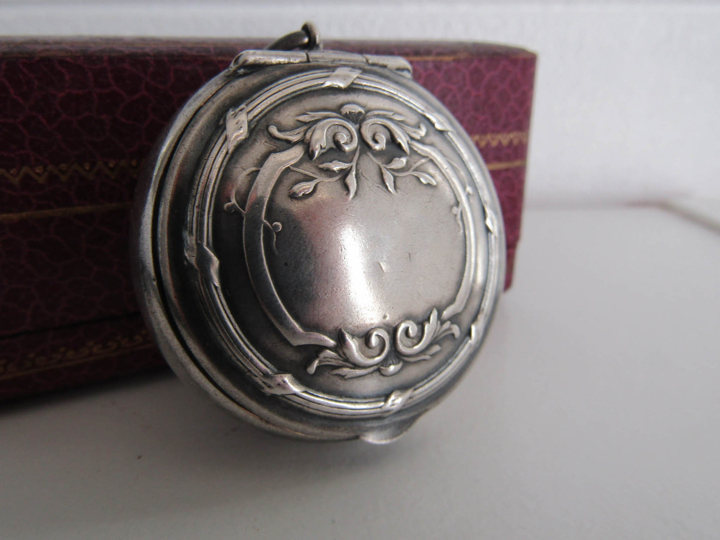 Art Nouveau Silver Powder Box Pendant, Antique Jugendstil Powder Box Pendant c. 1900