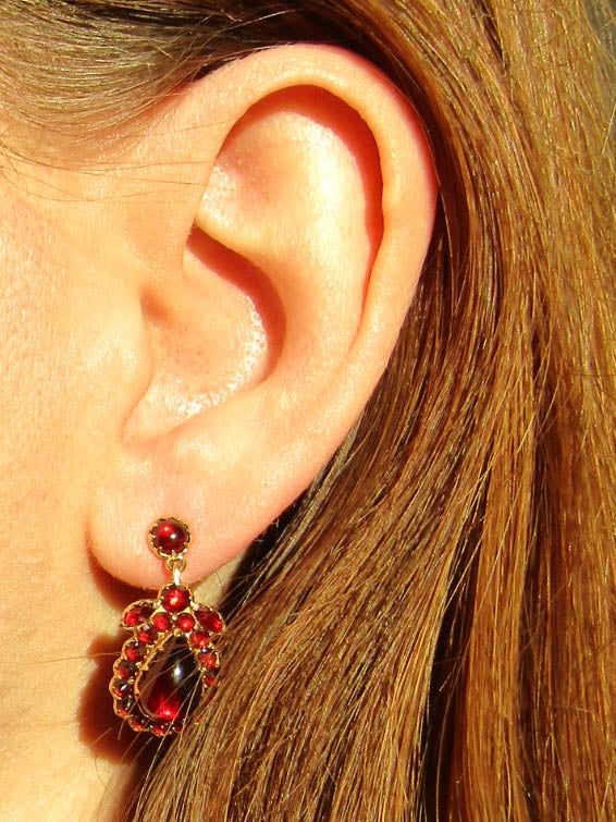 14K Gold and Garnet Antique Style Screw Back Earrings, Vintage Gold Drop Earrings