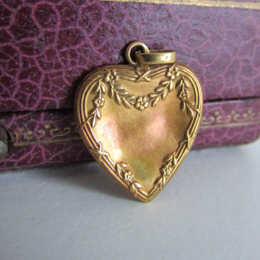 18K Art Nouveau Heart Pendant, Antique French Gold Charm c. 1900