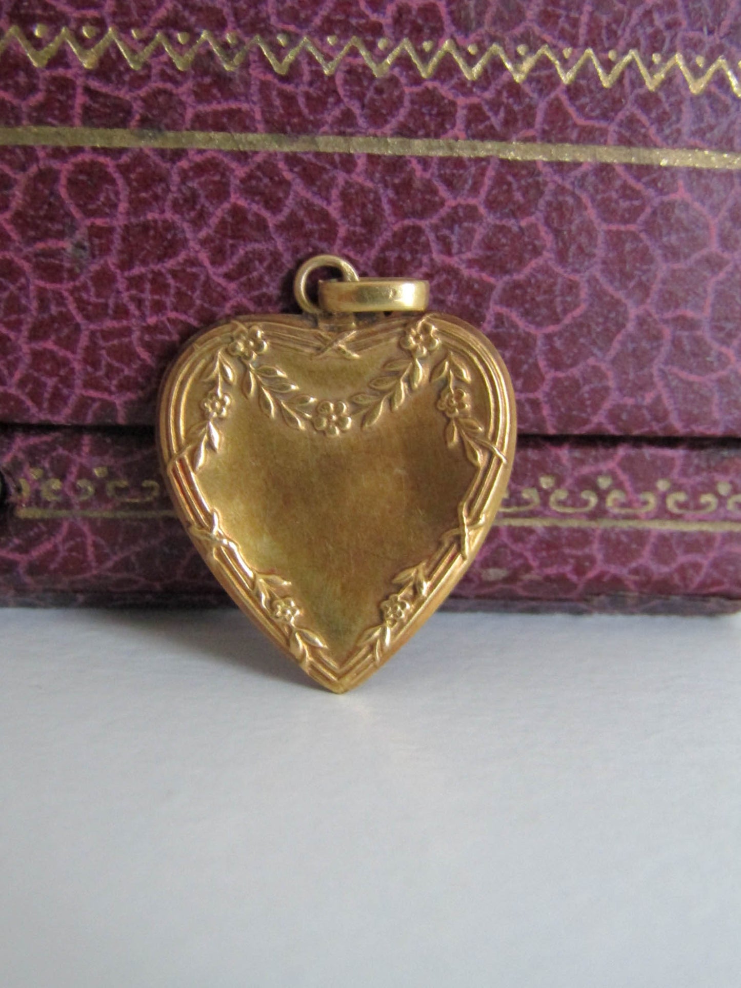 18K Art Nouveau Heart Pendant, Antique French Gold Charm c. 1900