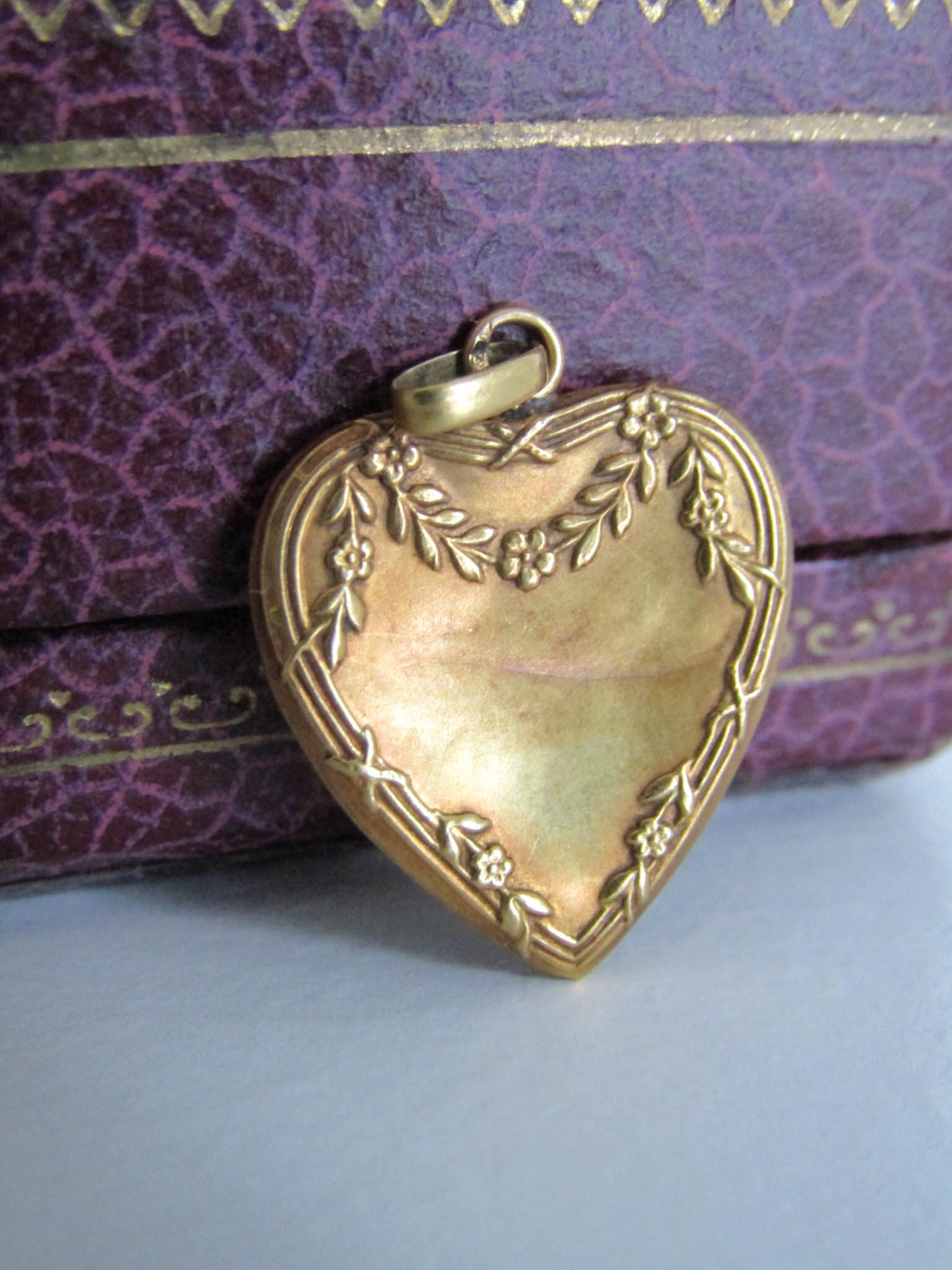 18K Art Nouveau Heart Pendant, Antique French Gold Charm c. 1900