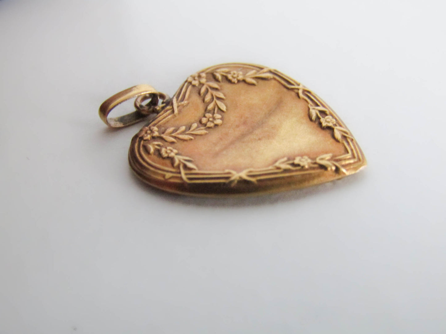 18K Art Nouveau Heart Pendant, Antique French Gold Charm c. 1900