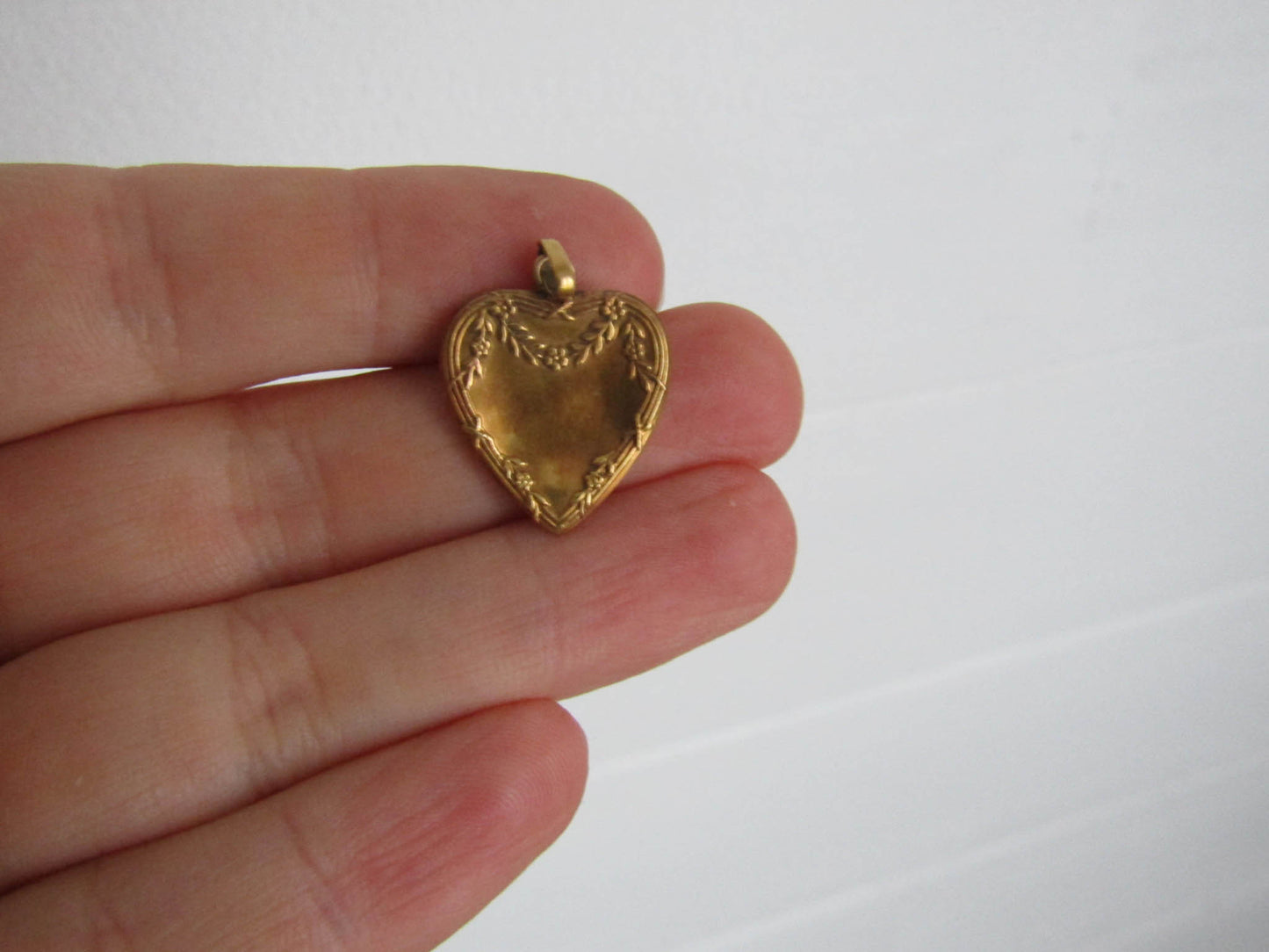 18K Art Nouveau Heart Pendant, Antique French Gold Charm c. 1900