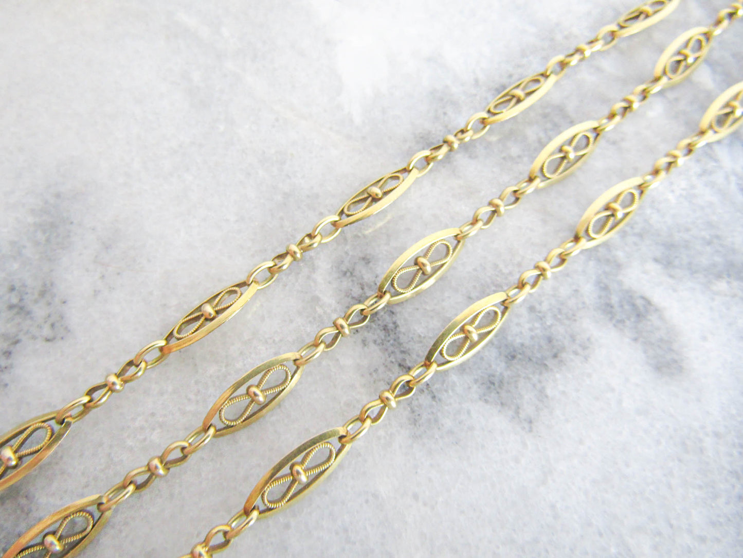 18k Solid Gold Filigree Bow Chain, Antique French Gold Necklace c. 1900 (14 g)