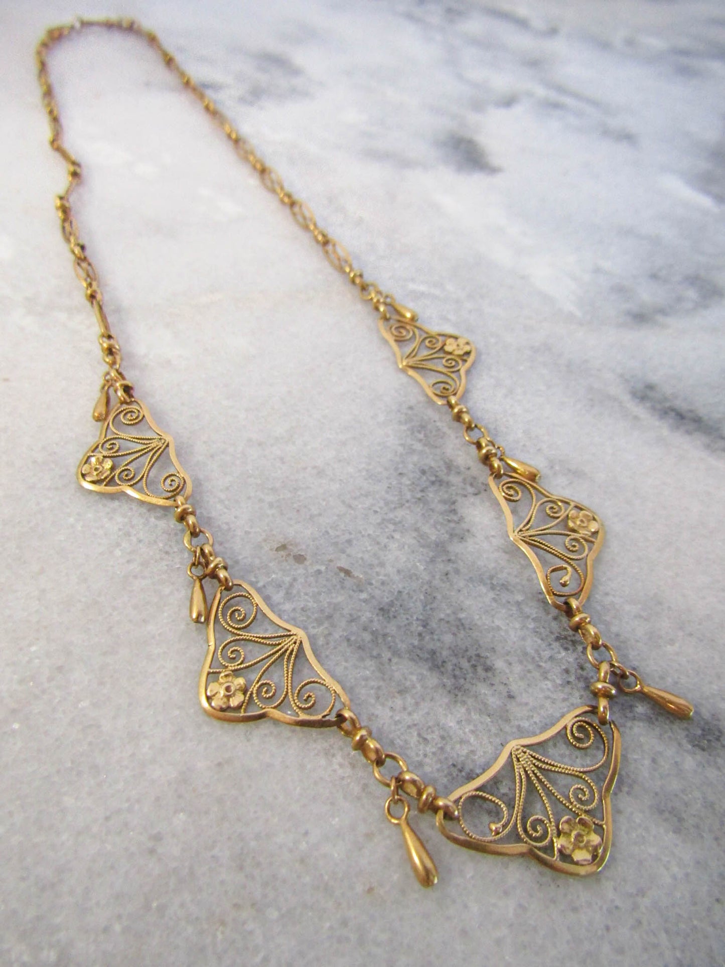 18k Art Nouveau Drapery Necklace, Antique French Floral Draperie c. 1900 (14 g)