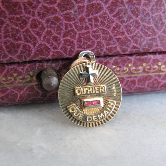 18k Augis Plus Qu'hier, Moins Que Demain Pendant, Vintage French Augis Medal